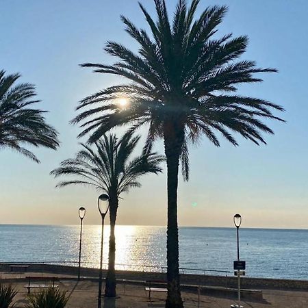 Fully Equipped Beachfront Studio In The Heart Of The City Center Bd Leclerc Antibes Exterior foto